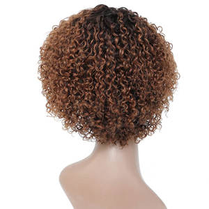 Peluca de cabello humano Marrón degradado rizado corto para mujeres negras Peluca de color brasileño con flequillo sin pegamento Peluca de encaje marrón degradado - Product Image 4