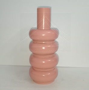 Florero de hierro de metal adornado antiguo con exquisitos grabados florales hechos a mano y bruñidos para decoración clásica de boda - Product Image 1