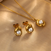 Ensemble de bijoux design élégant pour femmes Collier et boucles d'oreilles en acier inoxydable 304 plaqué or Style minimaliste Fourniture en vrac