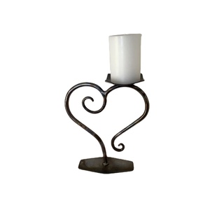 Portavelas decorativo para el hogar con forma de corazón de diseño clásico, portavelas de color negro de metal de primera calidad a precio competitivo - Product Image 1