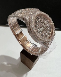 VVS1 Blanc Moissanite Diamant Quartz Mouvement Alliage Bande Montre D'affaires avec Cadran En Verre et Plein Buste Design Charme Inclus - Product Image 4