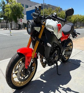 VENTAS ECONÓMICAS Motocicleta XSR900 2025 de 890cc, Refrigeración Líquida, DOHC, 3 Cilindros en Línea, 4 Válvulas por Cilindro, NUEVA - Product Image 3