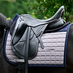 Tapis de selle anglais durable et respirant doublure douce matelassée pour le confort du cheval conception légère pour l'équitation quotidienne et l'utilisation d'exposition - Product Image 5