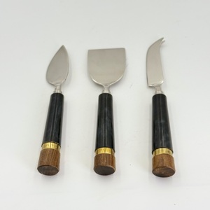Juego de 3 Cuchillos para Queso de Acero Inoxidable Estilo Vintage Hechos a Mano para Servir Queso, Desayuno, Fiestas y Bodas - Product Image 3