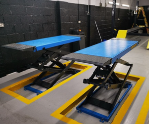 Approvisionnement optimal pour un ensemble de pont élévateur à quatre poteaux et d'alignement des roues, comprenant un pont élévateur hydraulique à quatre poteaux à 3 niveaux. - Product Image 1