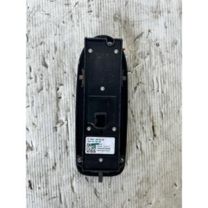 Panneau de boutons avant gauche FORD C - Max Série 7M5T14A132AB (07>10) - Product Image 2