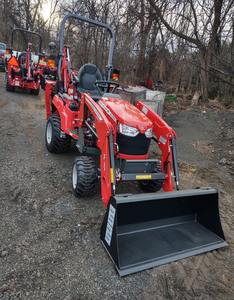 Tracteurs MASSEY FERGUSON GC1725M de moins de 40 CV d'occasion à vendre avec pompe principale et composants de roulement - Product Image 2