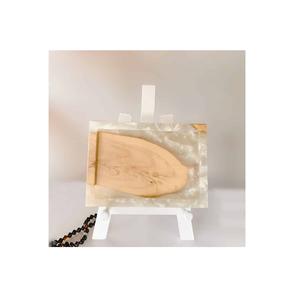 Plateau de service décoratif en bois et en résine époxy de conception unique Plateau fait main de nouveau style de taille personnalisée Utilisation en cuisine - Product Image 2