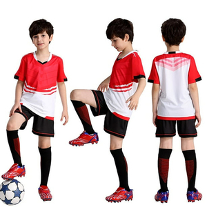 รับเสื้อฟุตบอลโพลีเอสเตอร์แบบสั่งทำพิเศษสำหรับฤดูร้อน ระบายอากาศได้ดีและสวมใส่สบาย เหมาะสำหรับสโมสรฟุตบอล - Product Image 4