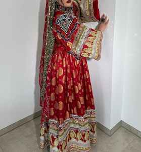 Robe afghane Kuchi artisanale de qualité supérieure, longueur au sol, coupe trapèze, en coton, avec broderie, motif ceinture, plissée, vintage, modeste - Product Image 5