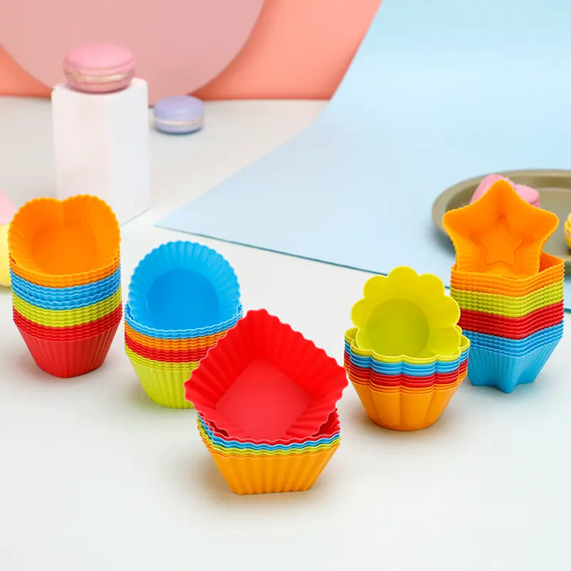 Popüler onaylı kalp şeklinde Mini kalıp kare temelleri kullanımlık Cupcake silikon pişirme bardak