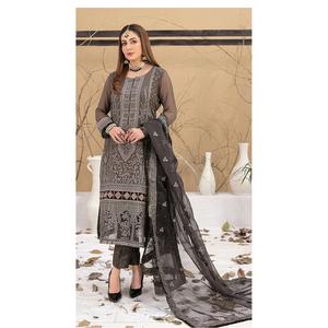 Traje Salwar paquistaní de calidad de exportación con Secuencia de bordado y trabajo Khatli perfecto para ocasiones de boda a un precio asequible - Product Image 1