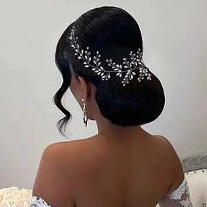 Bridella BHP21 Accessoire de coiffure confortable en strass bleu pour mariages et événements formels - Product Image 3