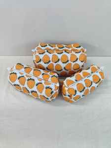 กระเป๋าใส่เครื่องสำอางผ้าฝ้าย 3 ชิ้น พร้อมลายสตรอว์เบอร์รี ซิปปิด น้ำหนักเบา สำหรับเดินทาง ความจุปานกลาง - Product Image 5