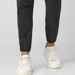 Joggers extensibles pour hommes pour un style de vie actif-Ajustement confortable, idéal pour la salle de sport et les vêtements décontractés, disponibles en différentes couleurs - Product Image 5