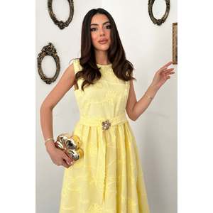 Vestido Amarillo con Cintura Fruncida y Cinturón - Amarillo - Product Image 3
