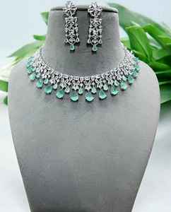 Conjunto de collar y pendientes de diamantes americanos de primera calidad, último diseño para mujeres para fiestas, complementa todos los trajes hechos de latón - Product Image 1