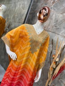 Secuencia de seda Chinon hecha a mano para fiesta y boda bordada e impresión digital con caftán y pantalón de trabajo Latkan pesado - Product Image 2