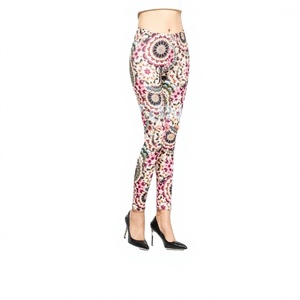 Leggings de yoga personalizados para mujer, con efecto fruncido en los glúteos, cintura alta, para gimnasio, fabricante de ropa deportiva, OEM, logotipo y diseño personalizados. - Product Image 1