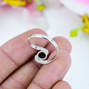 À la mode naturel noir Onex pierres précieuses bijoux bague Vintage argent plaqué bijoux bague à la mode 925 en argent Sterling bijoux fins - Product Image 2