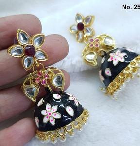 Pendientes colgantes inspirados en racimo de perlas multicolor chapados en oro étnico de calidad superior del fabricante indio joyería de moda - Product Image 1