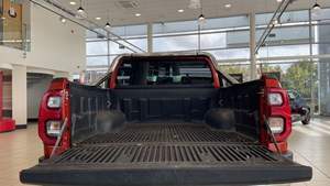 Toyota Hilux usado, combustible diésel, transmisión automática Euro 5, estándar de emisión, estado justo - Product Image 5