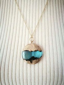 สร้อยคอเรืองแสงทำด้วยมือสุดสร้างสรรค์สำหรับผู้หญิงทำจากเรซิ่นรูปเมฆท้องฟ้าสีน้ำเงินเข้ม2024 - Product Image 6