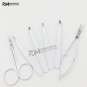 Pinzas para Cejas RMI al Por Mayor, con Recubrimiento en Polvo Blanco/Plateado, Punta de Acero Inoxidable, Juego de 4 Pinzas con Puntas Diferentes - Product Image 2