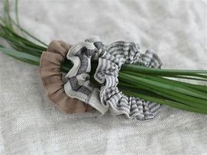 Scrunchie de lino al por mayor con lazo para el pelo de lino y scrunchies de lino/algodón personalizados con tela de lino/algodón - Product Image 2