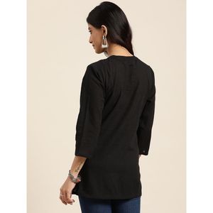 เสื้อท็อปผ้าฝ้ายสีดำพิมพ์ลายชาติพันธุ์ - Product Image 4