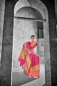 ชุดส่าหรีผ้าไหมทอมือเนื้อนุ่มลายปักดิ้นทองสไตล์อินเดียแบบดั้งเดิมสำหรับงานปาร์ตี้และเทศกาล  พร้อมผ้าคลุมไหล่แบบหรูหรา  ชุดเดรสสไตล์โบฮีเมียน  งานออกแบบใหม่ล่าสุด - Product Image 6