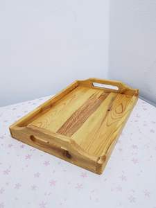 Plateau de service rectangulaire en bois de conception de cuisine Finition naturelle Taille standard pour la maison et le mariage Plateau de service fait à la main - Product Image 3