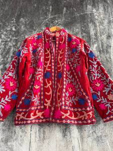 เสื้อแจ็คเก็ตปักลายซูซานีกำมะหยี่แท้ – เสื้อคลุมสไตล์โบฮีเมียนลายดอกไม้ทำมือระดับพรีเมียมสำหรับผู้หญิง เหมาะสำหรับทุกฤดูกาล - Product Image 3