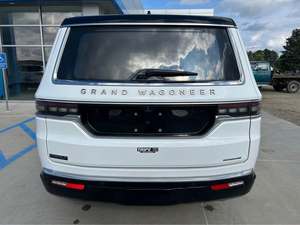 Jeep Grand Wagoneer Serie III Sport 2024 Usado en Buen Estado - Product Image 6
