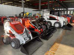 Mini-chargeuse compacte Bobcat S450 d'occasion, de marque très réputée, avec moteur diesel américain et pneus, pour la vente en gros - Product Image 4
