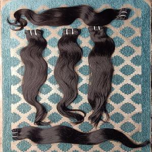 Extensiones de cabello humano Remy indio de 22 pulgadas estilo ondulado natural - Product Image 1