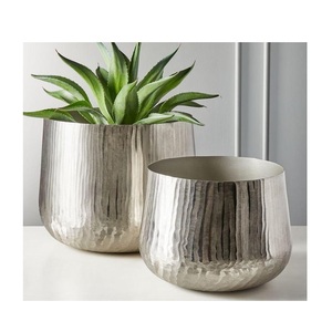 Best Wholesale Price From India Garden <b>Supplies</b> Most Selling Antique Finished S/4 Metal Planter for Home & Garden Decoration - Product Image 4