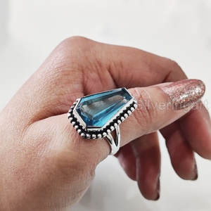 แหวนผู้หญิง พลอยบลูโทแพซธรรมชาติ รูปทรงโลงศพ ของขวัญวันเกิดเดือนพฤศจิกายน ของขวัญวันครบรอบสไตล์ตะวันออก แหวนเงินแท้ 925 ทำมือ - Product Image 4