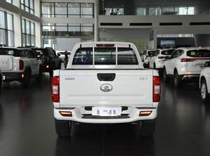 2022 Great Wall Wingle 7 4.1-6L 4WD Super Value Sedán de Cabina Larga con Volante a la Izquierda, Asientos de Cuero, Llantas de Aleación de Aluminio R17 - Modelo Superventas - Product Image 3