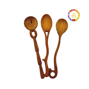Cuillère en bois écologique pour la cuisine avec un design unique inspiré du cœur et toutes les tailles disponibles - Product Image 4