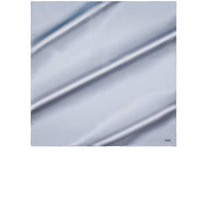 Écharpe carrée en soie blanche - Imprimé numérique uni de longueur moyenne, polyvalente pour le printemps et l'automne - Product Image 2