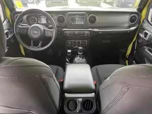 Jeep Wrangler Willys 2023 d'occasion lumière intérieure boîte de vitesses automatique moteur turbo diesel ou essence carburant toit ouvrant panoramique - Product Image 4