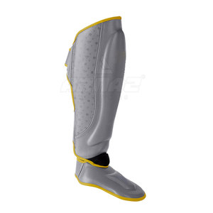 Espinillera de Diseño Ligero y Ajuste Confiable con Cierre Seguro e Interior Suave - Product Image 3
