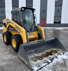 Nouvelle pompe à engrenages haute performance pour chargeuses compactes sur roues GEHL R105 R190 VT230 V400, faible nombre d'heures de fonctionnement, garantie 4 ans - Product Image 1