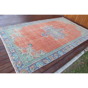 Grand tapis turc de 5,5 x 8,8 pieds, tapis vintage, tapis à pois rouges - Product Image 2