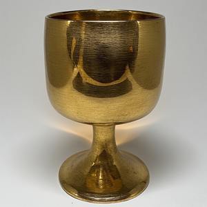Verre à vin d'église plaqué argent vintage fabriqué à la main avec des détails de base ornés parfaits pour le service de vin liturgique - Product Image 6