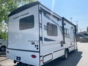 Extrêmement propre utilisé 2024 FOR-EST RI-VER pour-ESTER LE 2551DSF gris et bleu foncé origine américaine - Product Image 2