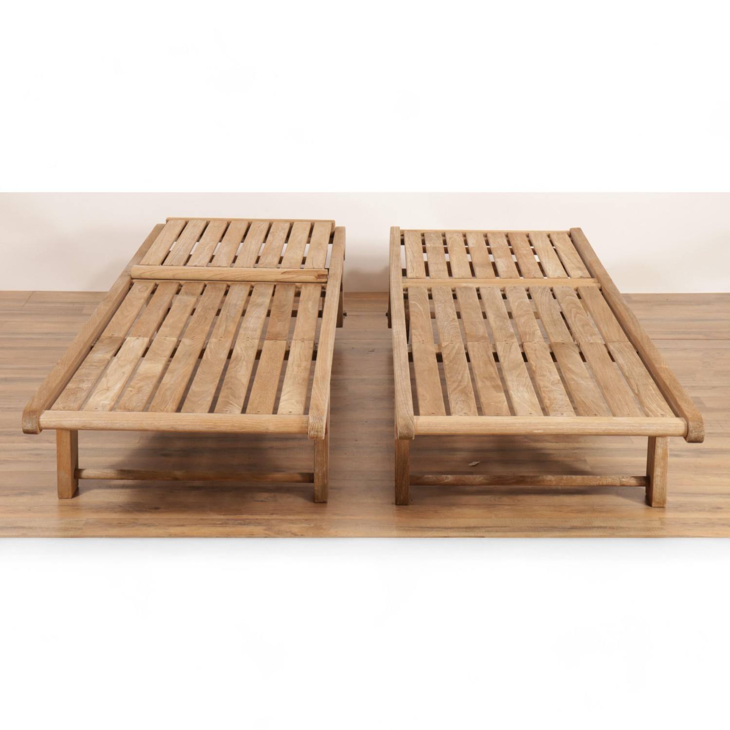 Natural Fine Sanded Teak A no Cushion