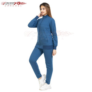 Survêtement en polyester doux au toucher pour femme avec ceinture élastique et look sportif Survêtement en polyester deux pièces pour femme - Product Image 4