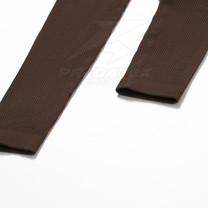 Conjunto de Yoga para Mujer de Alta Calidad, Diseño Personalizado con Logotipo Frontal, Patrón Sólido, 2 Piezas, Transpirable y Ecológico, en Venta - Product Image 6